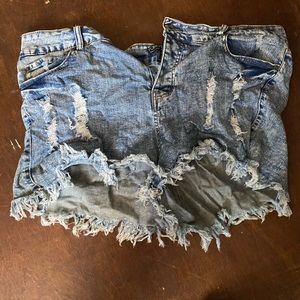Distressed shorts